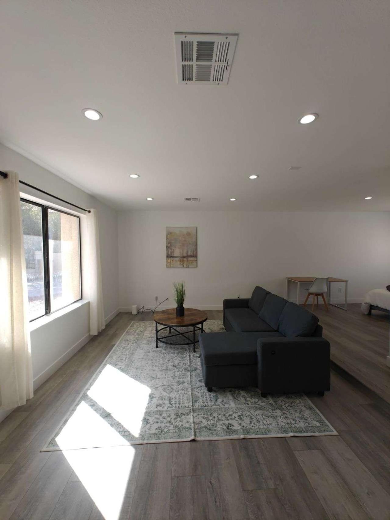 The Strip Is Just Around The Corner! Newly Renovated Luxury Modern Minimalist Villa With Large Pool! Las Vegas Exterior photo